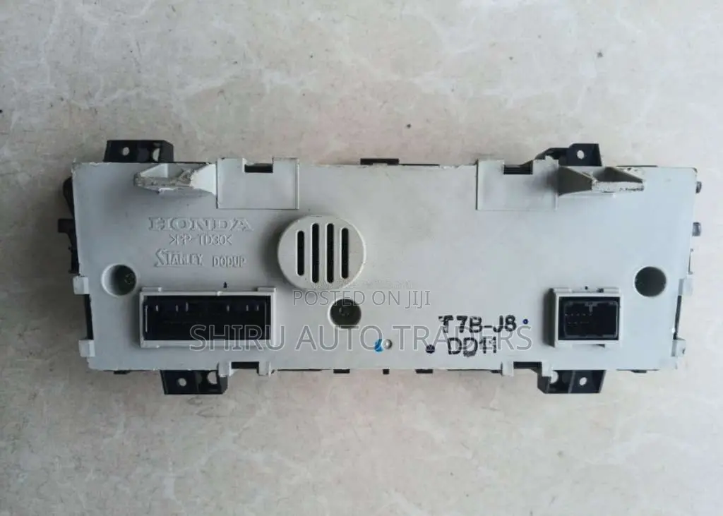 Honda vezel RU3 AC control unit for SUV