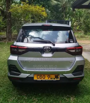 Toyota Raize 2025 SUV (Used)