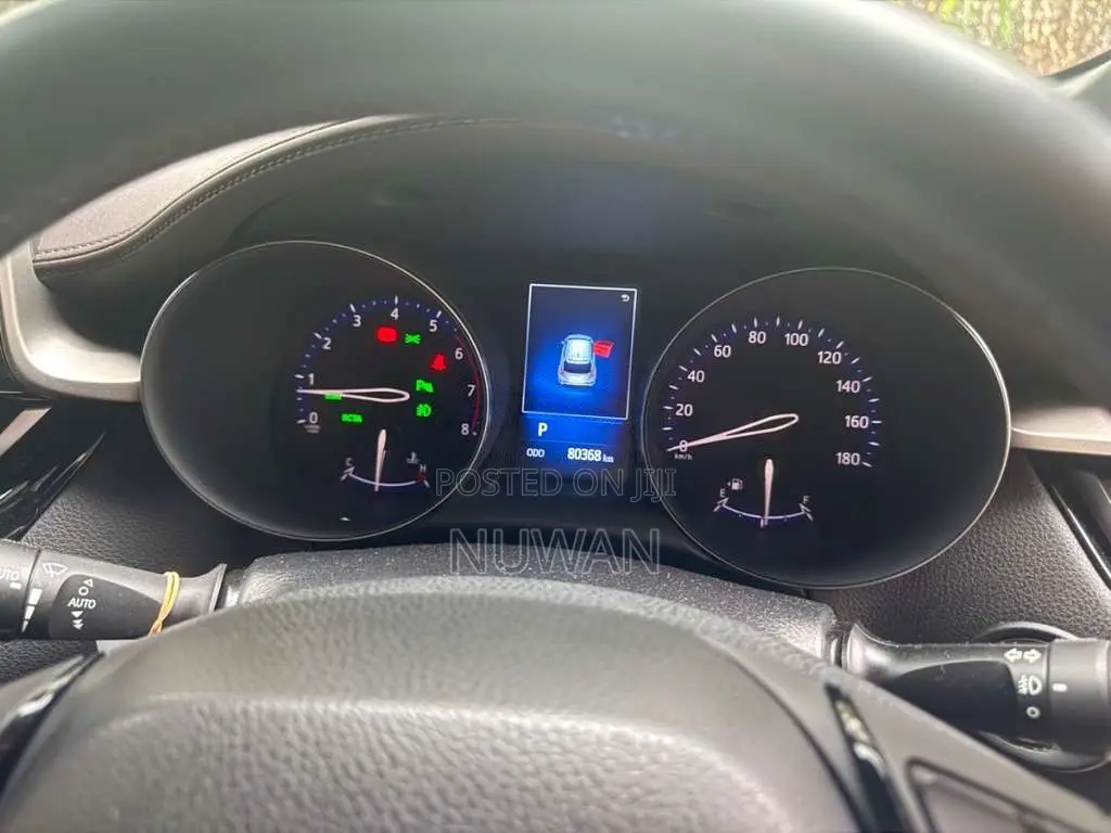 Toyota CHR NGX 10 2018 SUV (Used)