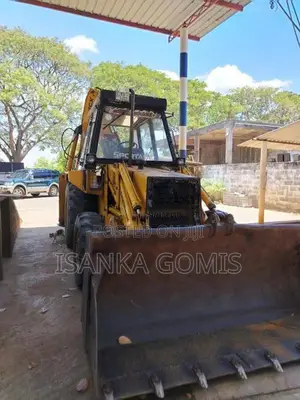 JCB 3CX 1986 Heavy-Duty (Used)