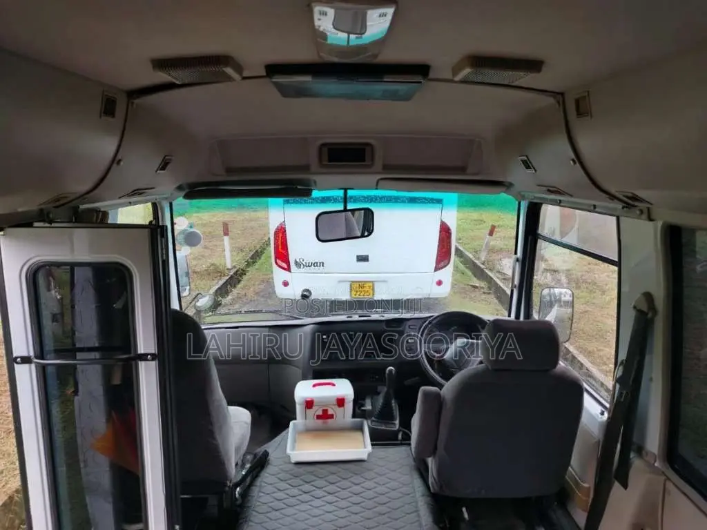 Mitsubishi Rosa 2011 Bus (Used)