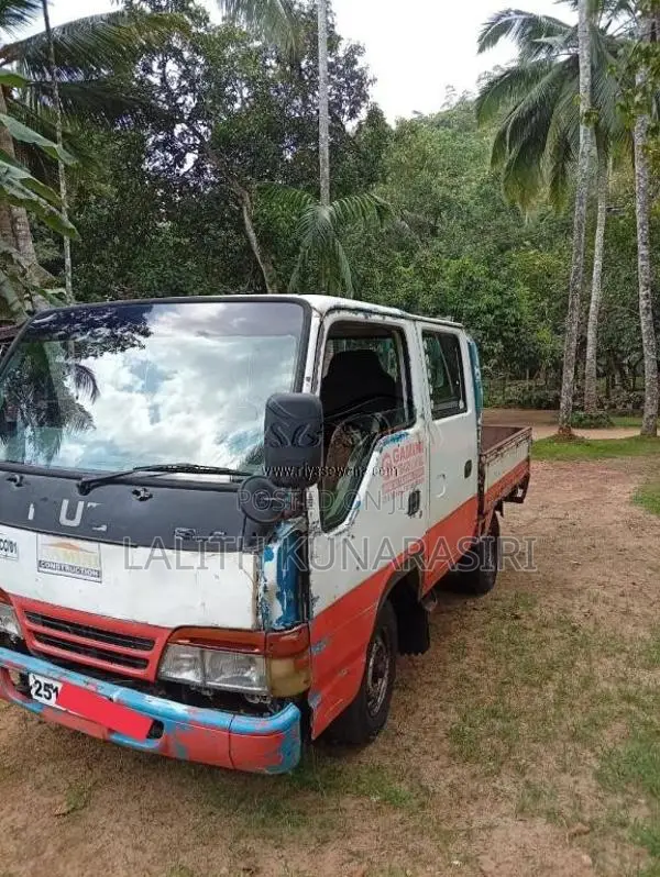 Isuzu Elf 1995 Crew Cab (Used)