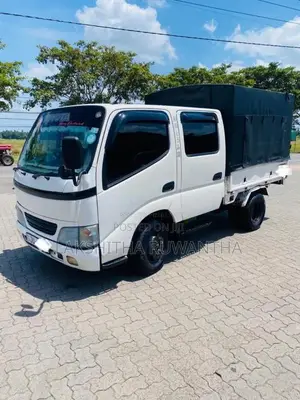 Toyota CrewCab 2005 Crew Cab (Used)