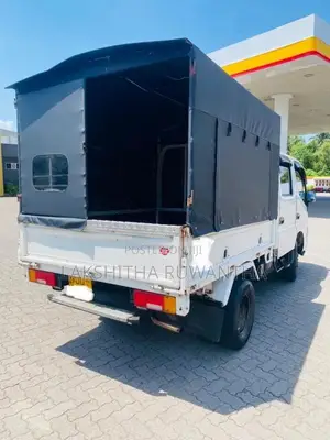 Toyota CrewCab 2005 Crew Cab (Used)