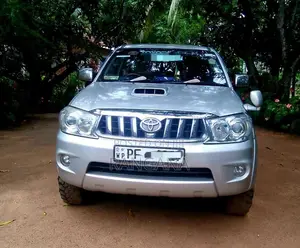 Toyota Hilux Vigo 3L UK 2007 Pickup (Used)