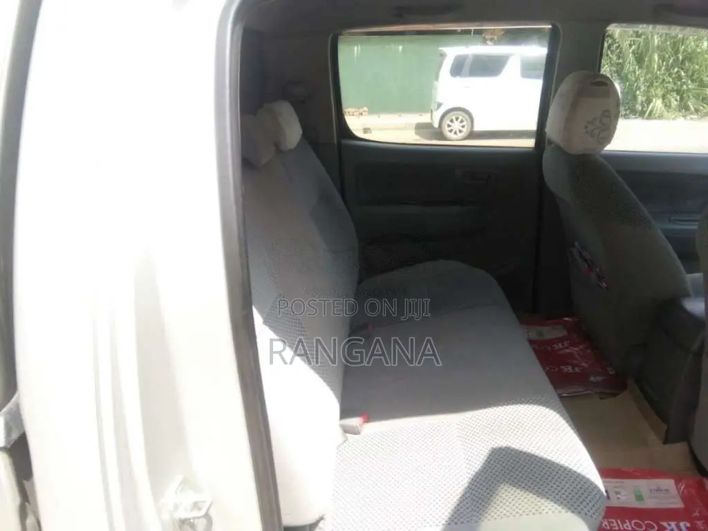 Toyota Hilux Vigo 3L UK 2007 Pickup (Used)