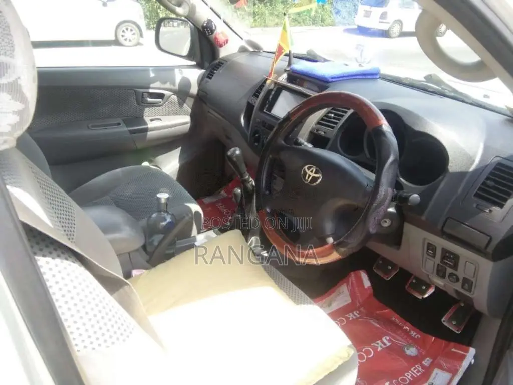 Toyota Hilux Vigo 3L UK 2007 Pickup (Used)