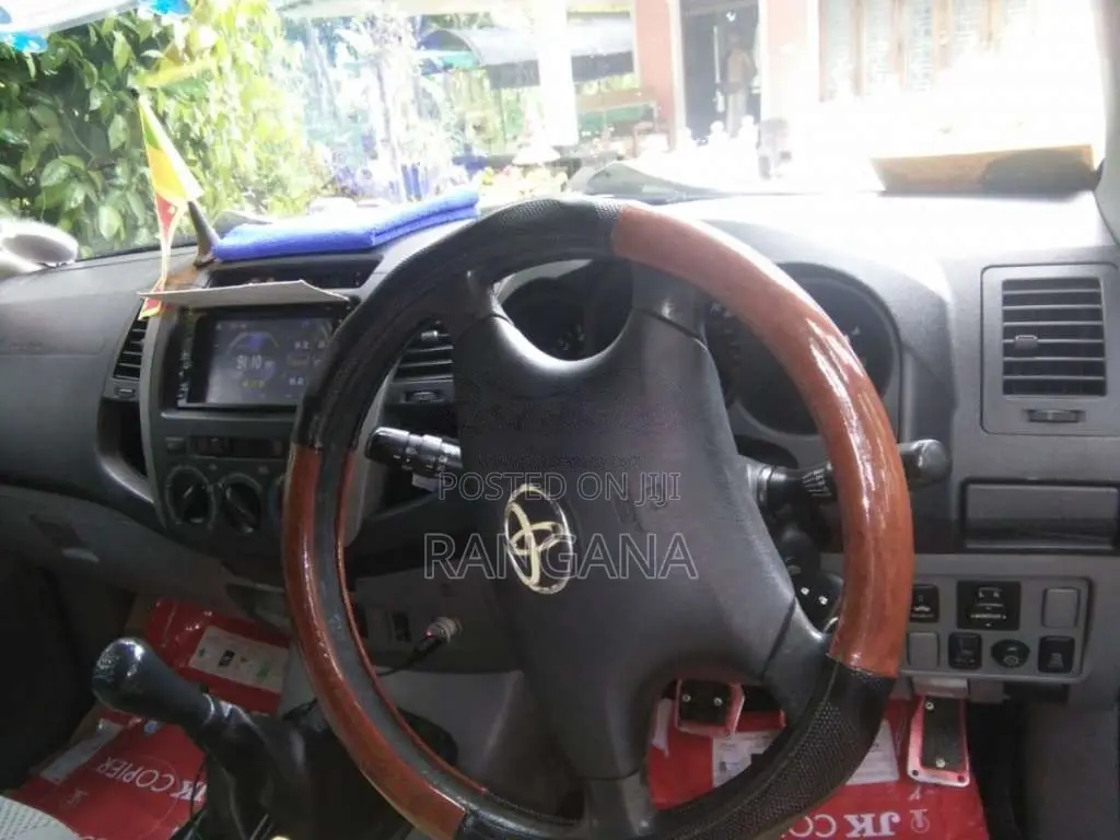 Toyota Hilux Vigo 3L UK 2007 Pickup (Used)