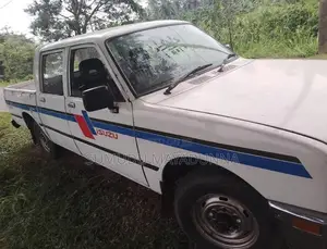 Isuzu Double Cab 1985 Pickup (Used)