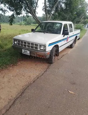 Isuzu Double Cab 1985 Pickup (Used)