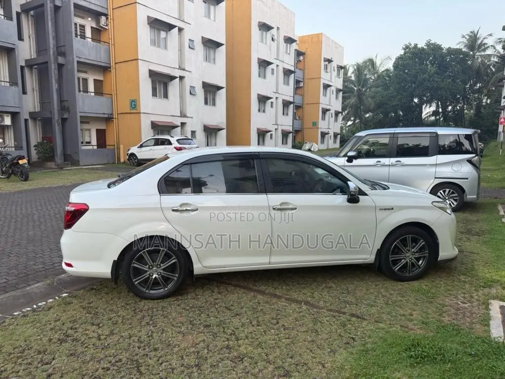 Toyota Axio 2015 Car (Used)
