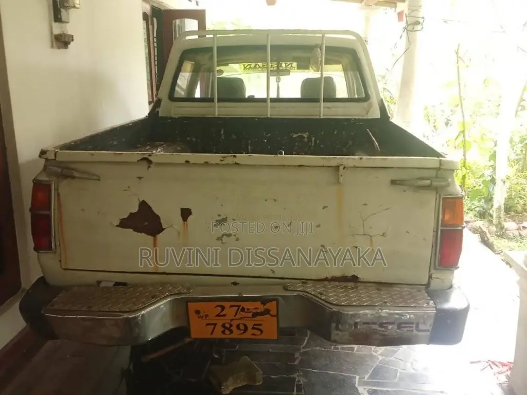 Nissan Double Cab 1980 Pickup (Used)