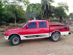 Isuzu Double Cab 1985 Pickup (Used)