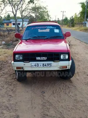 Isuzu Double Cab 1985 Pickup (Used)