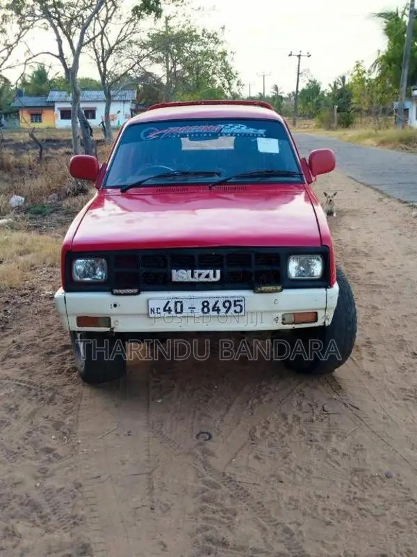 Isuzu Double Cab 1985 Pickup (Used)