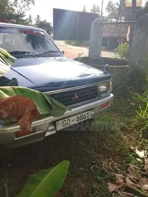 Mitsubishi L200 4X4 2001 Pickup (Used)