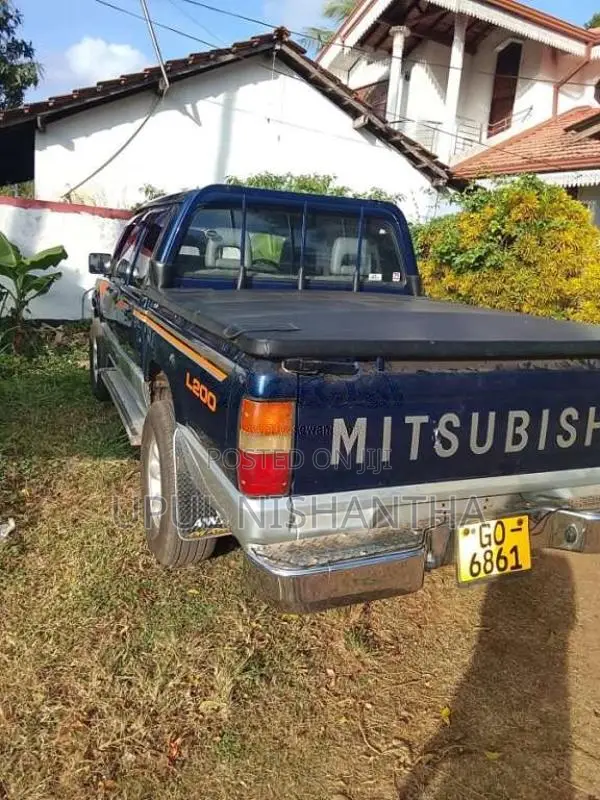 Mitsubishi L200 4X4 2001 Pickup (Used)