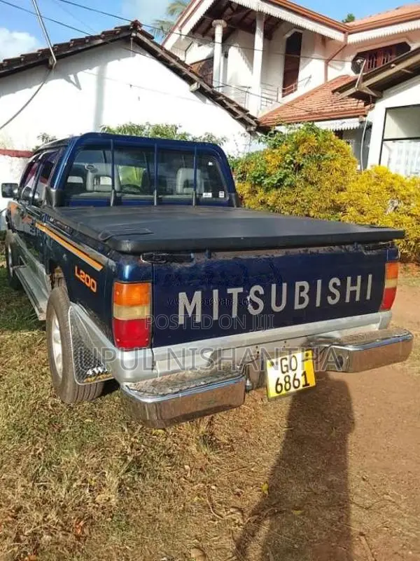 Mitsubishi L200 4X4 2001 Pickup (Used)