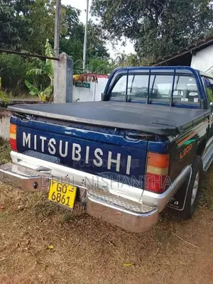 Mitsubishi L200 4X4 2001 Pickup (Used)