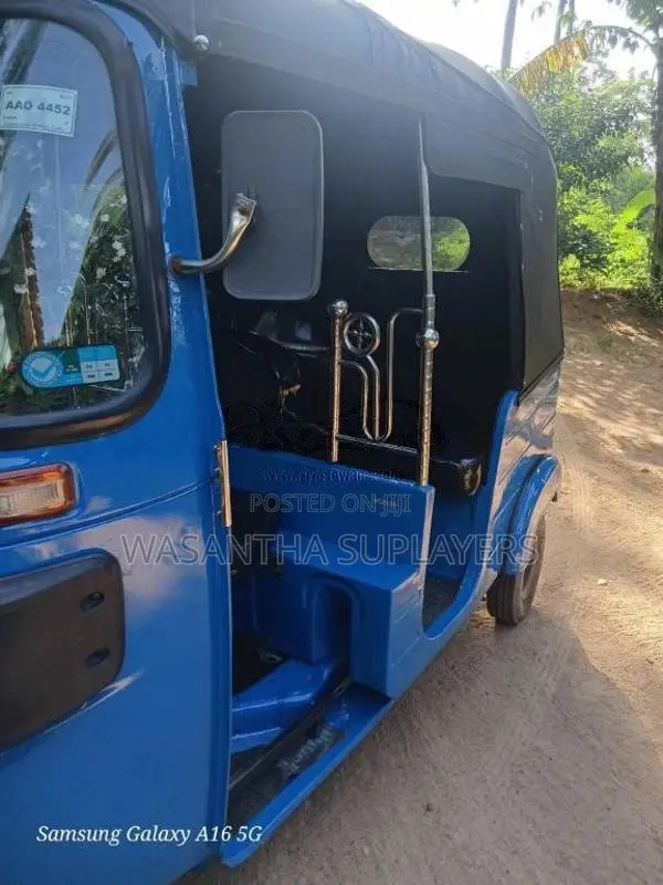 Bajaj 4 stroke 2014 Three Wheel (Used)