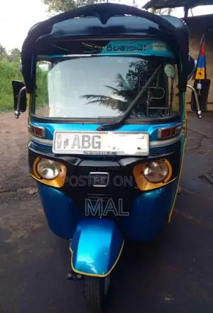 Bajaj 4 Stroke 2015 Three Wheel (Used)