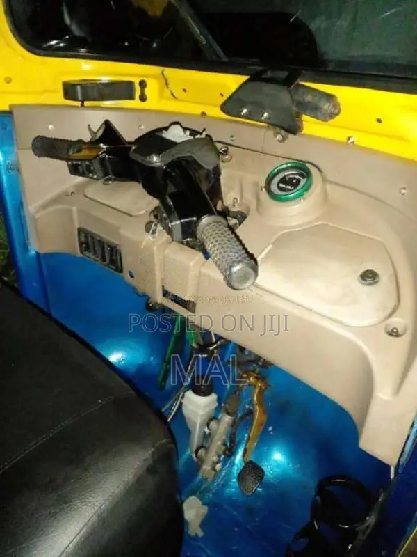 Bajaj 4 Stroke 2015 Three Wheel (Used)