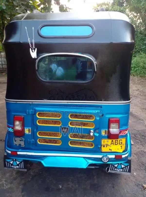 Bajaj 4 Stroke 2015 Three Wheel (Used)