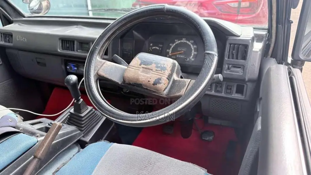 Mitsubishi Po15 1991 Van (Used)