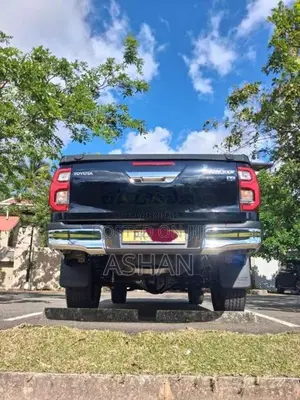 Toyota Hilux V Grade 2025 Pickup (Used)
