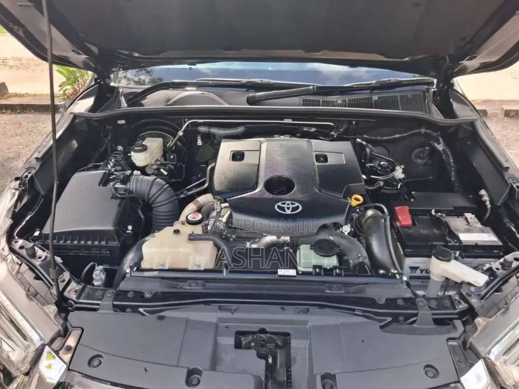 Toyota Hilux V Grade 2025 Pickup (Used)