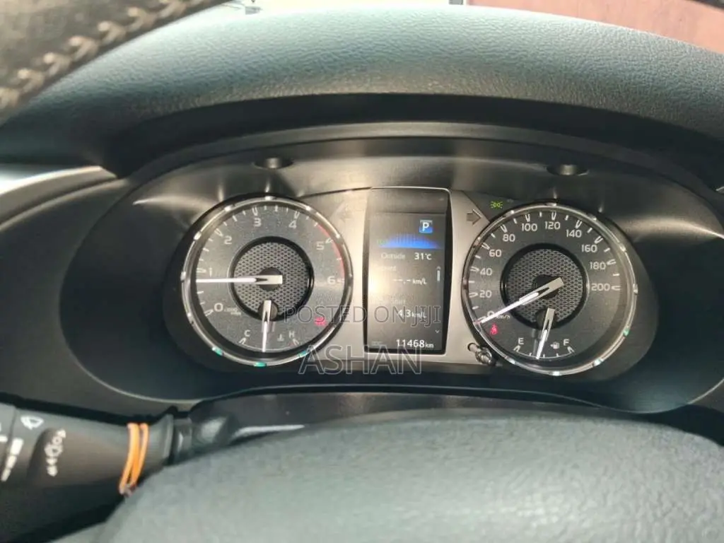 Toyota Hilux V Grade 2025 Pickup (Used)