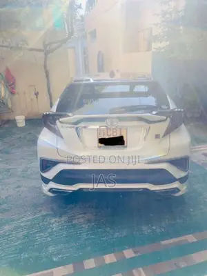 Toyota Chr 2018 SUV (Used)
