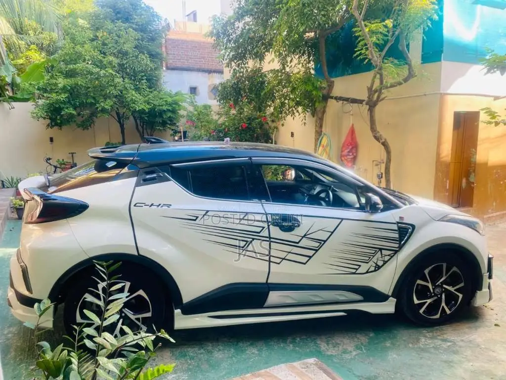 Toyota Chr 2018 SUV (Used)