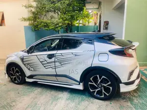 Toyota Chr 2018 SUV (Used)