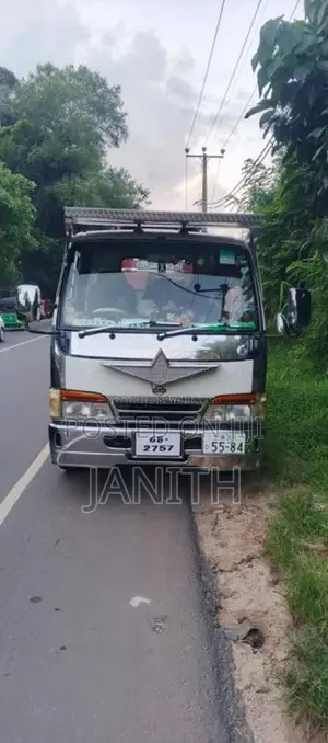 Nissan Nissan 1992 Lorry (Used)