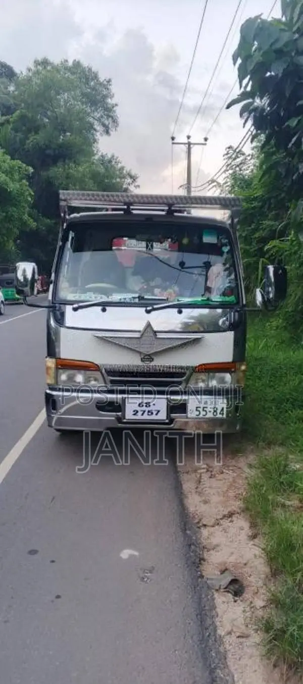Nissan Nissan 1992 Lorry (Used)