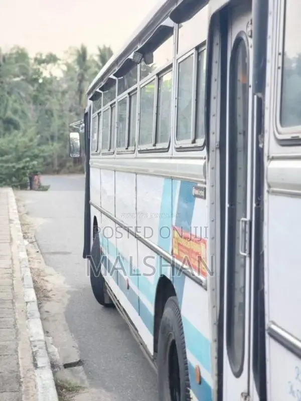 Ashok-Leyland Leyland 2005 Bus (Used)