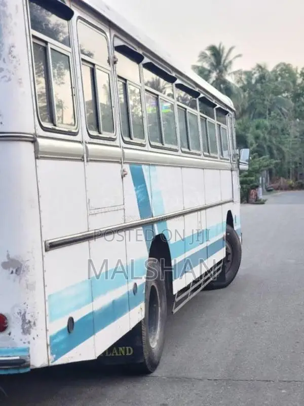 Ashok-Leyland Leyland 2005 Bus (Used)