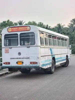 Ashok-Leyland Leyland 2005 Bus (Used)