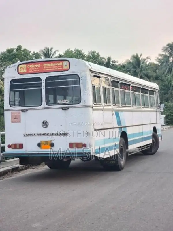 Ashok-Leyland Leyland 2005 Bus (Used)