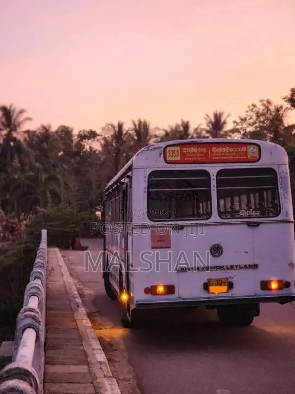 Ashok-Leyland Leyland 2005 Bus (Used)