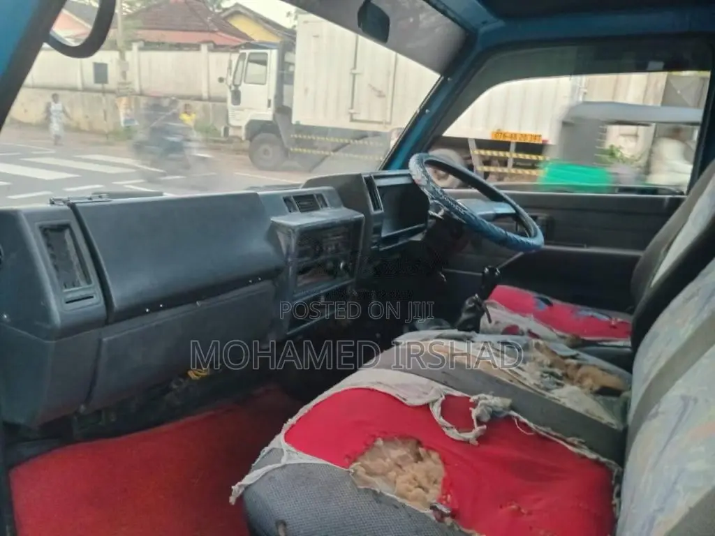 Isuzu NKR55E 1989 Lorry (Used)