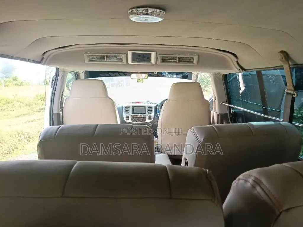 Nissan E25 2007 Van (Used)