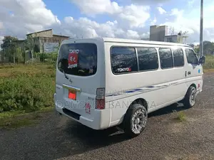 Nissan E25 2007 Van (Used)