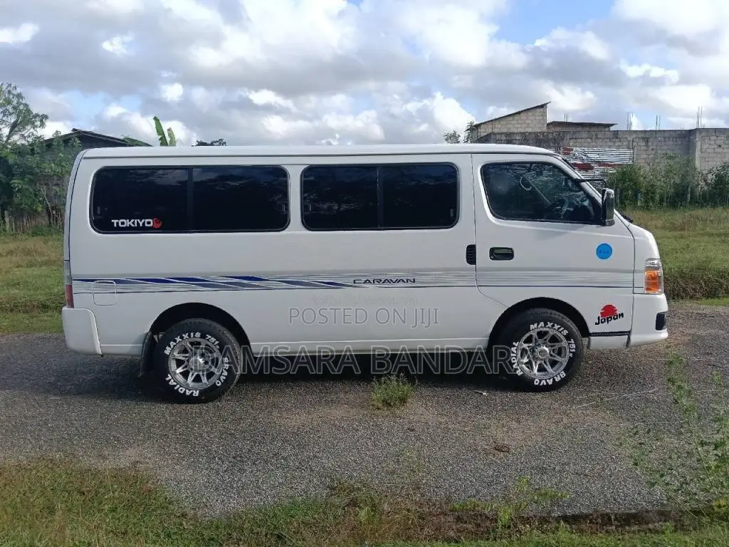 Nissan E25 2007 Van (Used)