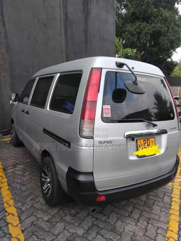 Toyota NOAH KR42 2007 Van (Used)