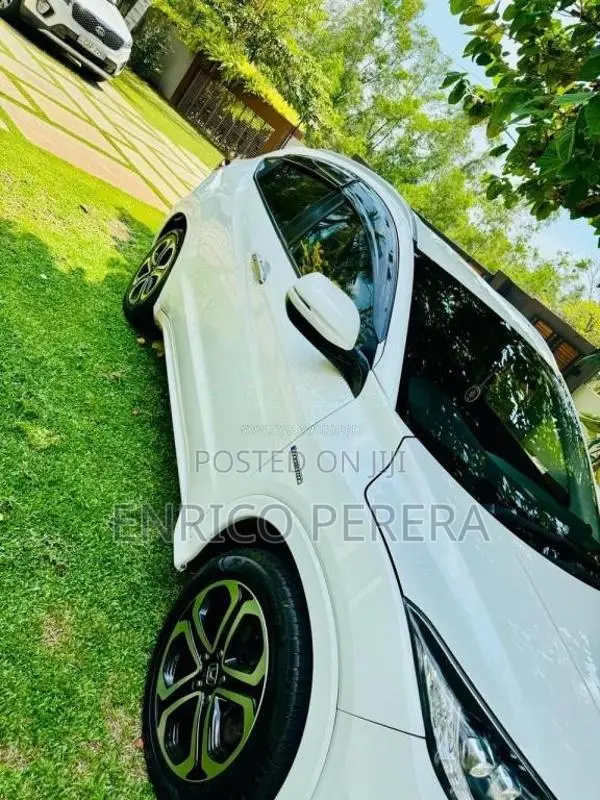 Honda Vezel 2016 SUV (Used)