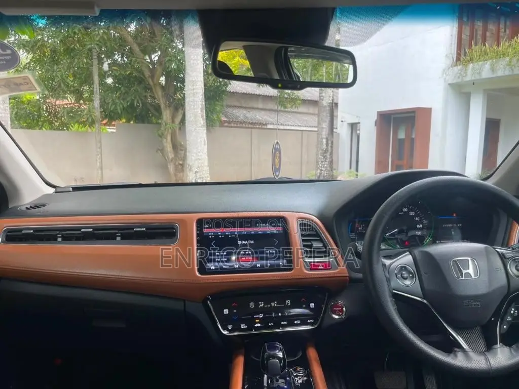 Honda Vezel 2016 SUV (Used)