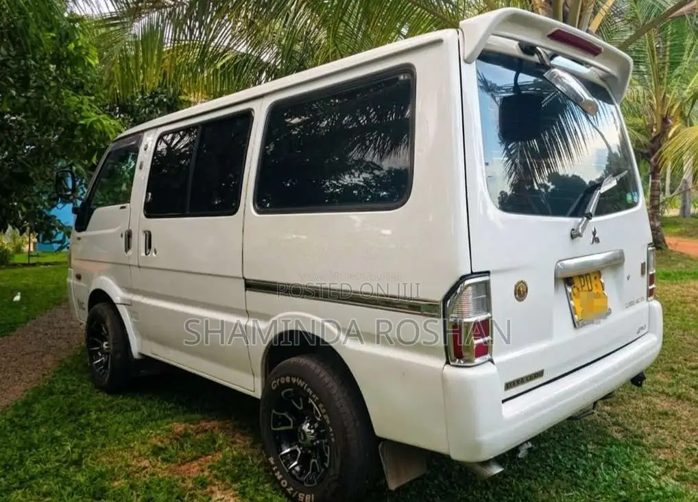 Mitsubishi Bongo Vanette Lion Face 2007 Van (Used)