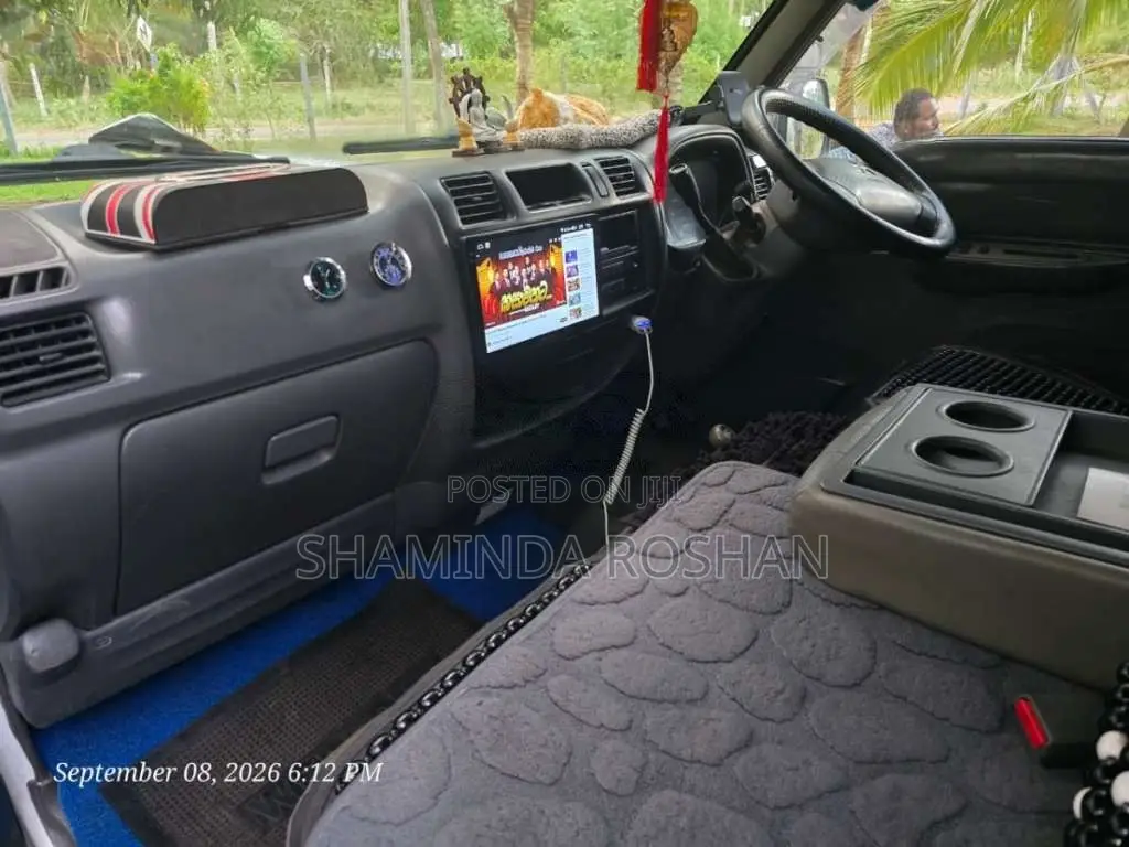 Mitsubishi Bongo Vanette Lion Face 2007 Van (Used)